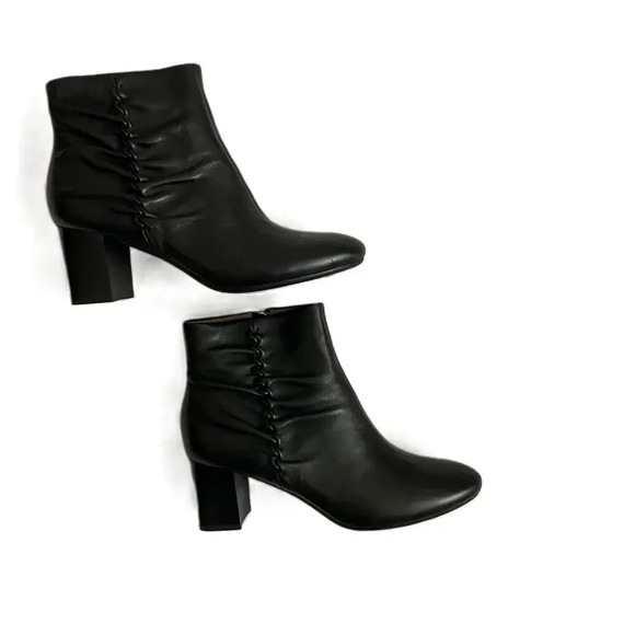Bettye Muller New Deena Black Soft Leather Heel Ankle Booties Sz 7.5 No Box - Picture 5 of 5